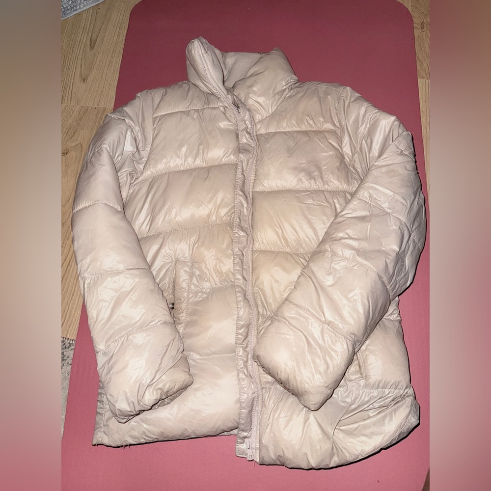 Old Navy Satin Finish puffer Jacket in Cream size small